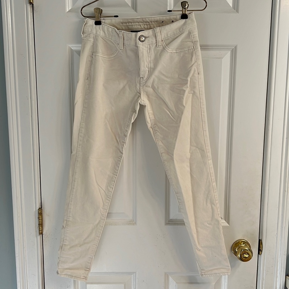 American Eagle White corduroy leggings